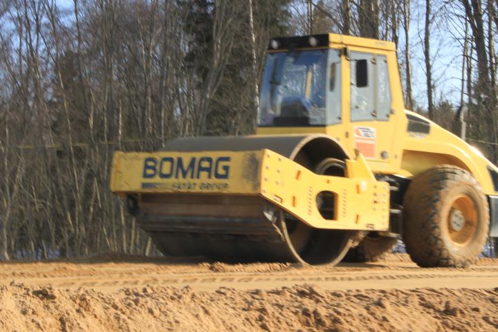 Компания Техоптимум-дорожные работы.
Грунтовый каток BOMAG BW 219 D-4 компании Техоптимум.